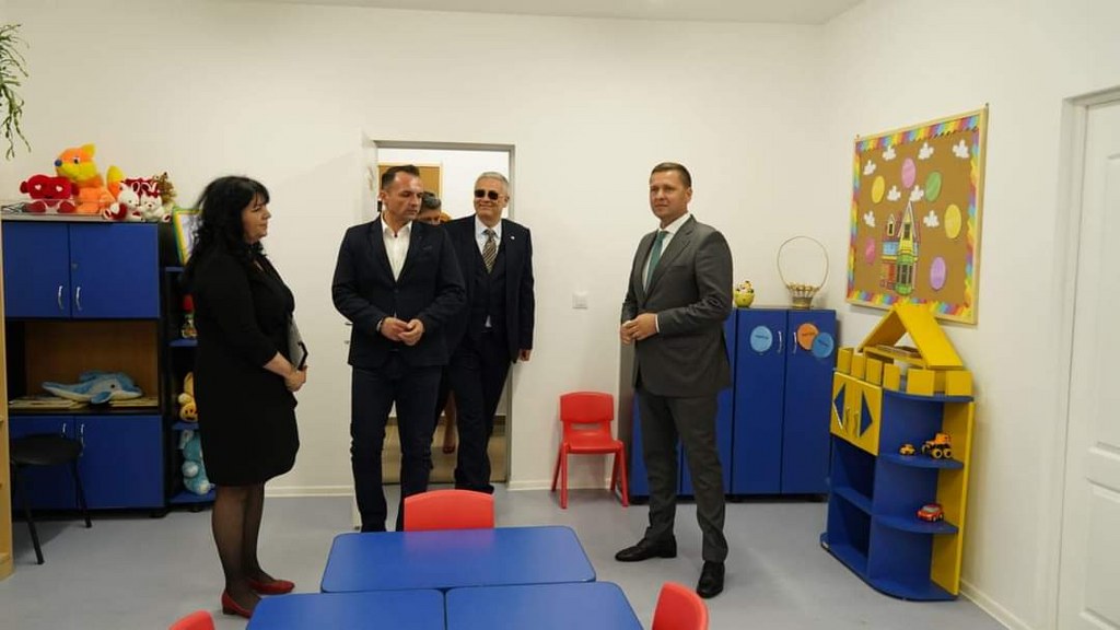  Președintele CJD, Corneliu Ștefan, a anunțat astăzi redeschiderea Școlii Gimnaziale Speciale din municipiul Târgoviște!