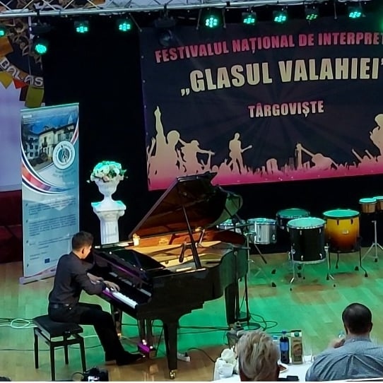  Festivalul Național de Interpretare Vocală și Instrumentală „Glasul Valahiei”